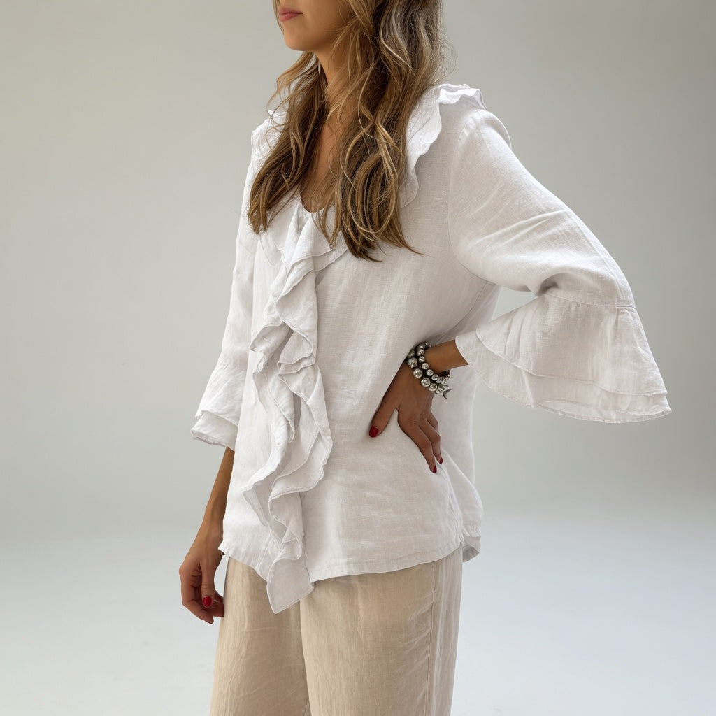 Célia | Blouse Fluide à Col Volant Élégant