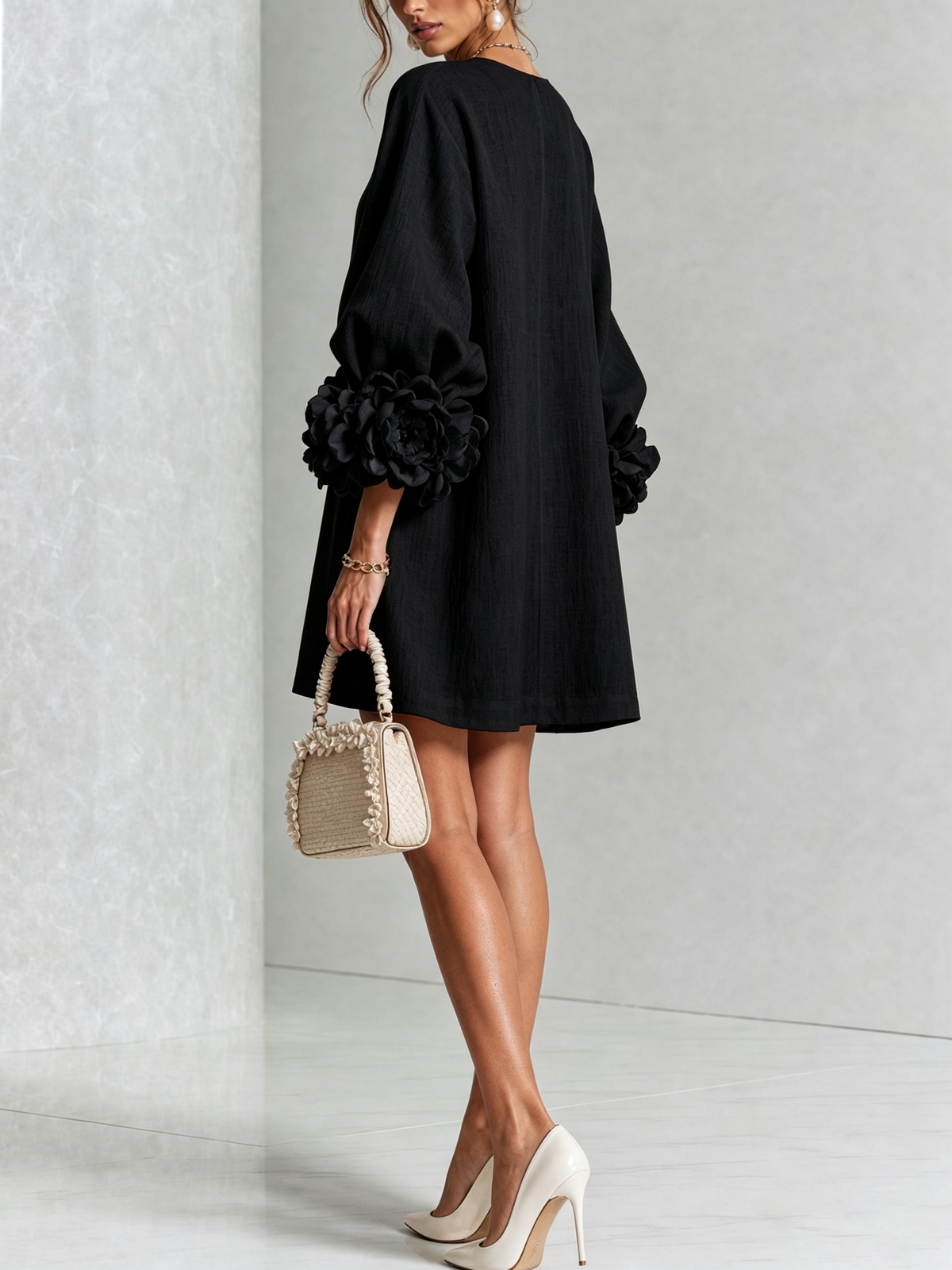 Élodie | Robe Mini Florale Blanche à Manches Élégantes