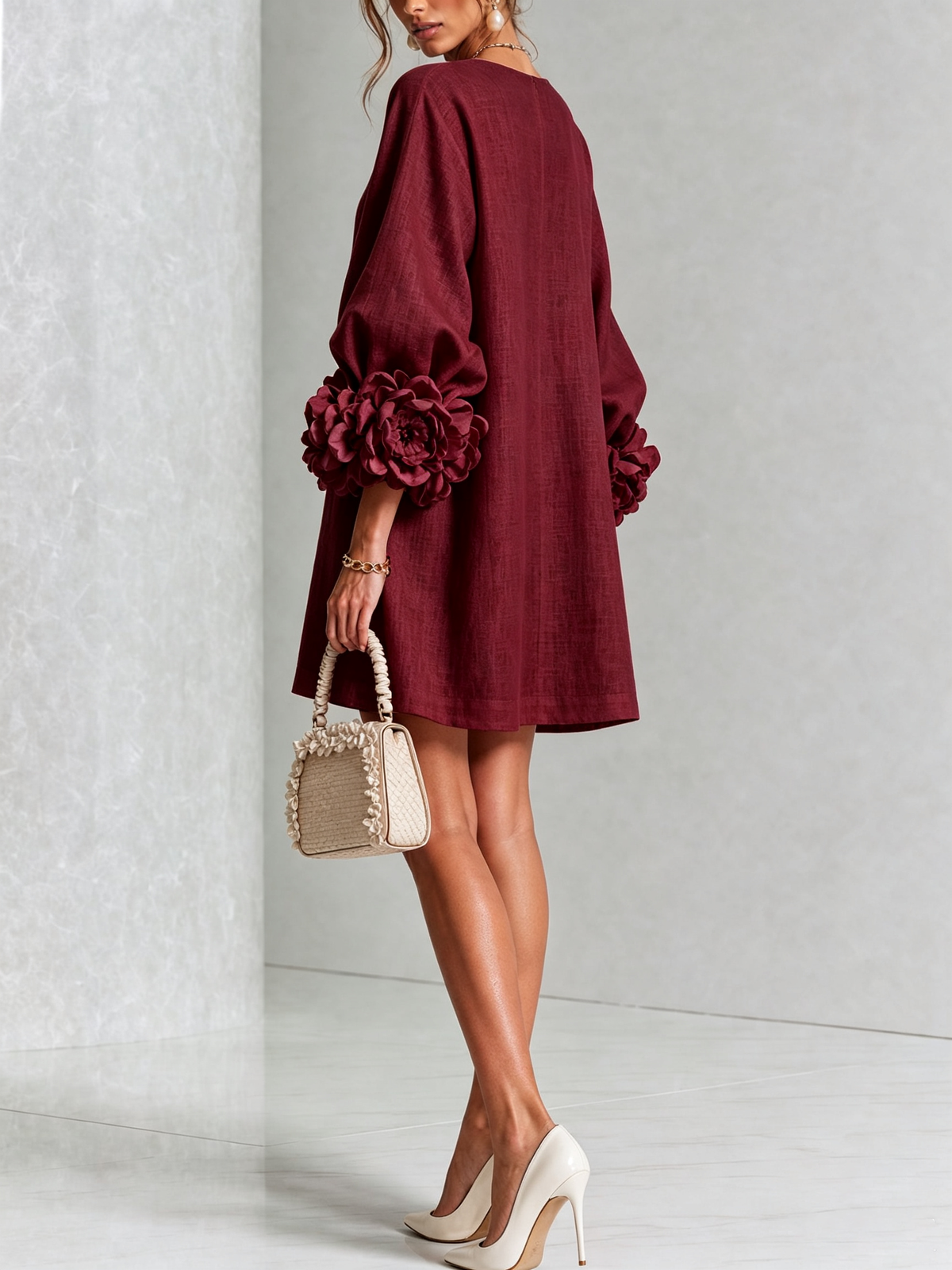 Élodie | Robe Mini Florale Blanche à Manches Élégantes